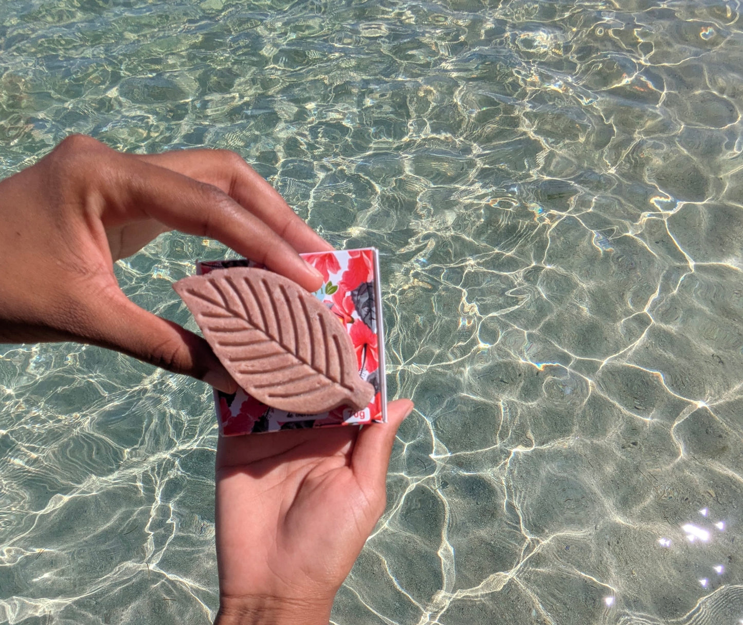 Shampoing Solide Doux Hibiscus – Rose Cayenne – Géranium